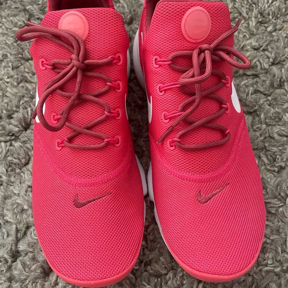 Nike Women's Presto Fly Sneakers